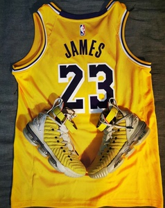 000人付款淘宝lbj16 41码 hfr 詹姆斯16 白黄 荧光黄 浮雕哈哈哈