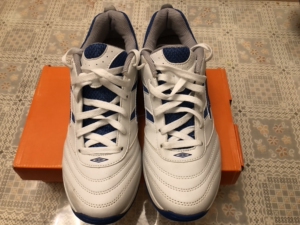 全新正品umbro /茵宝/恩宝足球鞋,43码,码数偏小一码