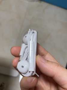 华为p20pro原装手机的耳机,单个的价,无图片上转接头了.