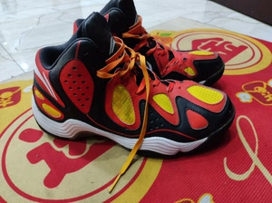 李宁 蝴蝶绕柱系列篮球鞋  成色7-8新