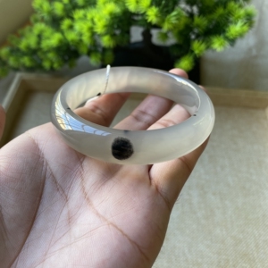 赣南一家农村人淘宝【黑发丝】精品天然黑发丝玛瑙手镯 一颗发丝