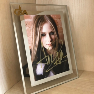 艾薇儿 Avril亲笔签名照艾薇儿亲签