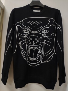 纪梵希衣服狗头