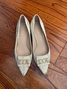 茉莉卡女鞋,只穿过一次,轻微磨损,售出会擦干净