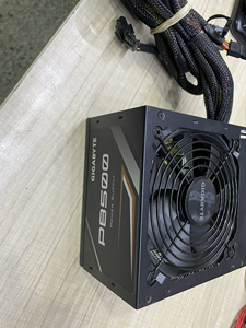 技嘉 额定500w电源 gp-pb500 ,24 8 显卡