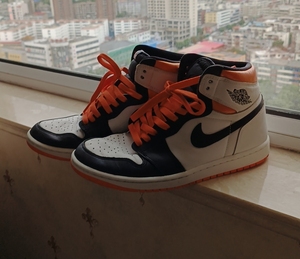 nike耐克aj1高帮扣碎4.0 橘色非常亮眼,非常好看,成