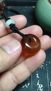 000人付款淘宝全新纯天然北红玛瑙平安扣一对