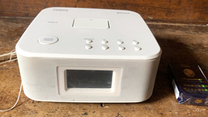 rsr蓝牙书架音箱,型号:ds402.带收音机功能,实物拍摄