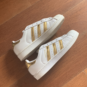 adidas阿迪达斯金标贝壳头金色