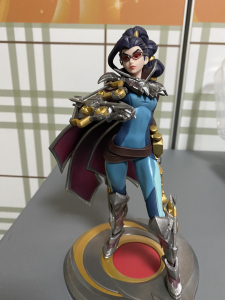 英雄联盟 lol 薇恩vn中型模型手办 官方正品 基本全新