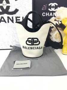 Balenciaga巴黎世家黑白色帆布水桶手提斜挎包，成色：