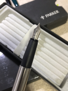 全新派克云峰钢笔售出不退不换