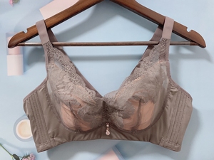 【高品质】全新品牌文胸38c/40c/40d内衣女有软骨聚拢