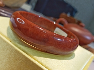 4新疆天然玉石戈壁玉金丝玉地表籽料手镯 杜热红