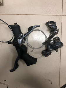 禧玛诺r2400左右手变加前拔 后拨没了  成色不咋滴 功能