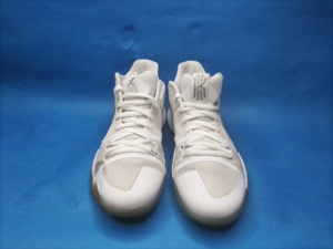 5码耐克欧文3白银篮球鞋