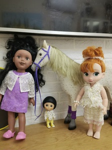 迪士尼沙龙娃娃安娜+绝版天堂娃娃+妹头娃娃+芭比娃娃的小马驹
