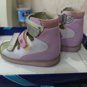 儿童矫正鞋江博士