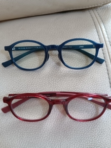 日本代购儿童jins防蓝光眼镜,正品正品正品,100元一个.