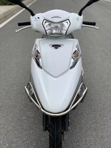 五羊本田电喷优酷wh110白色二手摩托踏板车  机声小蜜蜂