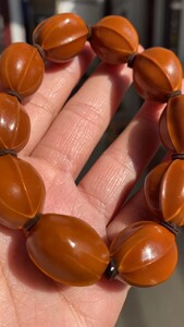 兴趣收藏好货 橄榄核鲨鱼背光珠手串橄榄核雕鲨鱼背手串文玩鲨