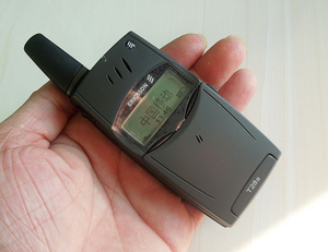 爱立信t28s手机索尼爱立信古董怀旧翻盖手机