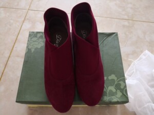 戴安娜女鞋37码,羊京酒红弹力布,基本全新,包邮不退换