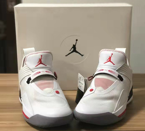 aj33se乔丹33代篮球鞋白水泥,全新原盒国内版44码有x