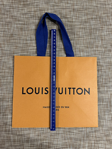 lv纸袋全新 全新 全新 ,21*25cm.专柜买包拿的,06