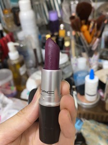 mac 魅可 绒光丰盈唇膏 功效:不易脱色 功效:提升气色