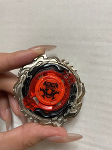 战斗王飓风战魂狱炎魔翼,成色如图.售出不退换爽快包邮(非本人