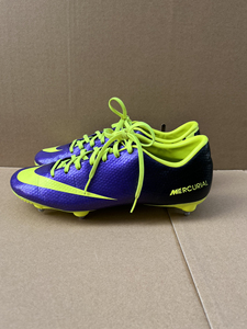 耐克刺客9代混钉足球鞋42码