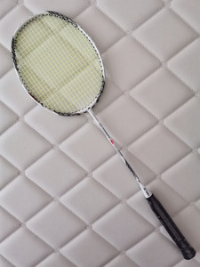 闲置处理羽毛球拍尤尼克斯二姐夫vtzf2林丹白色超轻全碳素羽