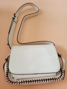 ochirly欧时力白色女包,几乎全新,可单肩可斜挎,买完之