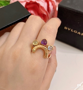 宝格丽彩宝戒指