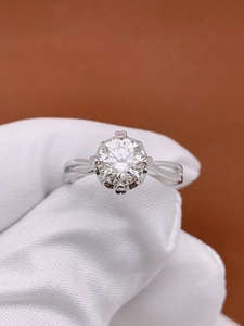 六福珠宝1.16克拉钻戒 爱很美系列 原价5万多购买的 GI