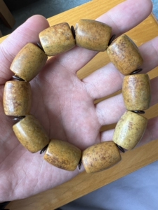 河磨玉 段树林 析木河磨,黄皮子细油皮手串,老型珠 勒子手串