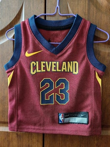 转卖正品 nba带吊牌耐克骑士队詹姆斯酒红色经典球衣.