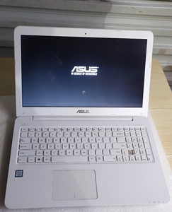 华硕 x556uqk型号笔记本电脑,英特尔