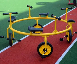 户外多人旋转脚踏车定制网红儿童成人亲子协力转圈自行车幼儿园玩