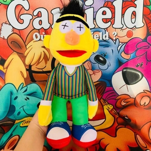 芝麻街kaws优衣库三方联名 伯特 毛绒玩具公仔 带双布标