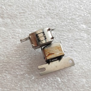 4声道 录音机磁头 带支架 机芯磁头 8脚 阻抗260欧姆