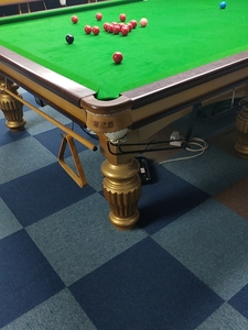 出一张星爵斯诺克球台,9成新,分体钢裤,北方胶边,裸台价格