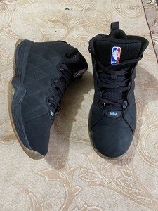 NBA篮球鞋减震马刺队中帮鞋运动篮球鞋42码闲置二手物品 实