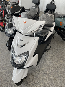 雅迪电动车,全新特价车锐领,原厂6020电池,可选装6032