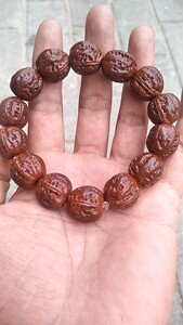 纯手工盘玩五年纯野生粗筋蚂蚁纹秋子京八棱文玩核桃手串,锁尺边
