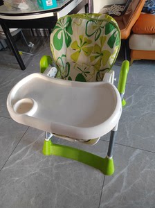 童佳贝贝餐椅儿童餐椅，易安装可折叠。低价出