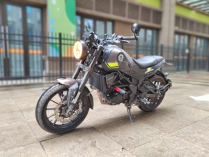 杨江明888淘宝摩托车改装铝合金灯壳支架贝纳利幼师黄龙复古可折叠