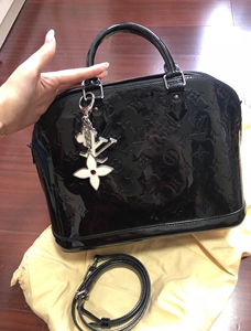 lv alma 漆皮贝壳包黑色 正品 ,小号 青岛海