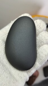超精品乌金墨玉原石手把件,又名渭河黑乌金,详情可以度娘陕西渭